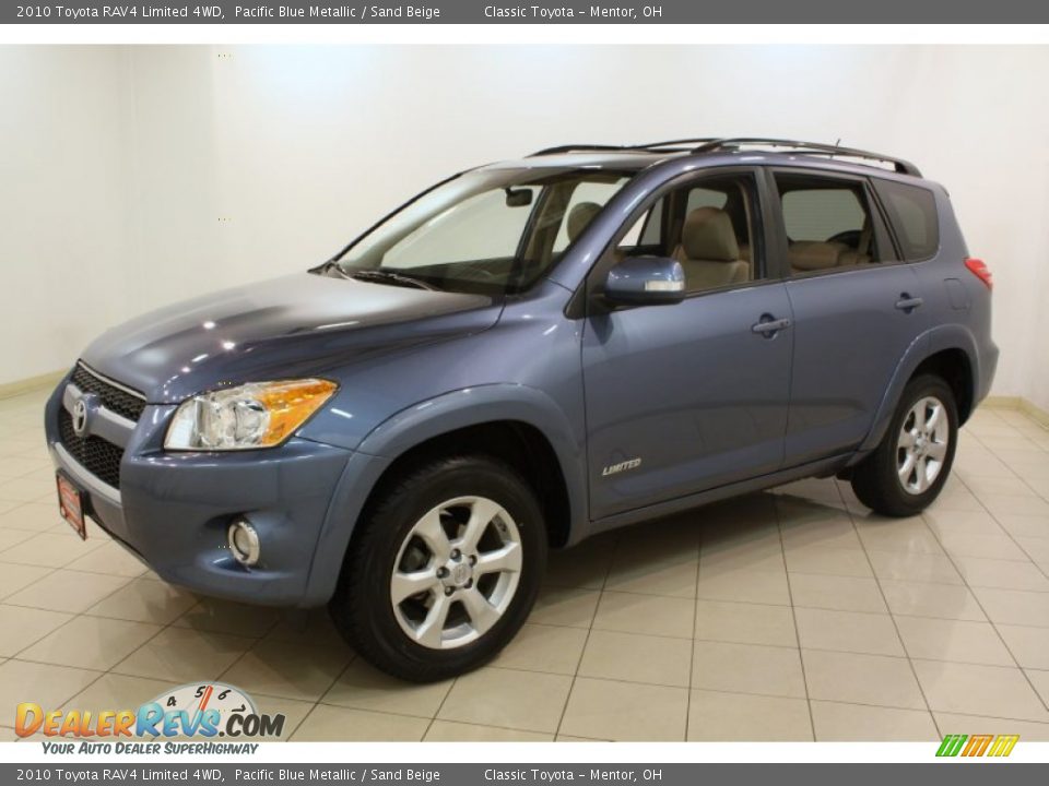 Front 3/4 View of 2010 Toyota RAV4 Limited 4WD Photo #3