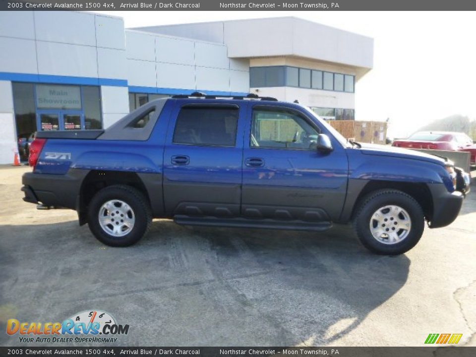 2003 Chevrolet Avalanche 1500 4x4 Arrival Blue / Dark Charcoal Photo #2