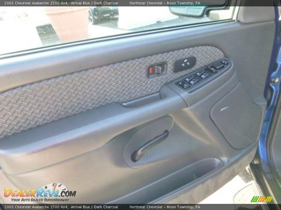 2003 Chevrolet Avalanche 1500 4x4 Arrival Blue / Dark Charcoal Photo #14