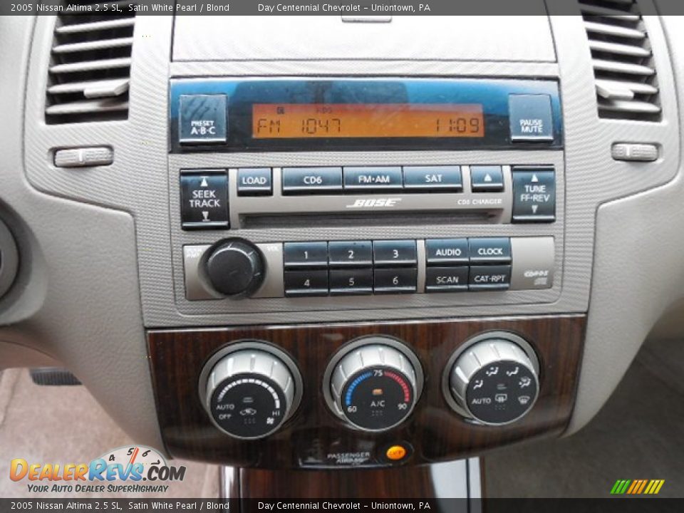 2005 Nissan Altima 2.5 SL Satin White Pearl / Blond Photo #16