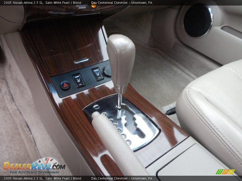 2005 Nissan Altima 2.5 SL Satin White Pearl / Blond Photo #17