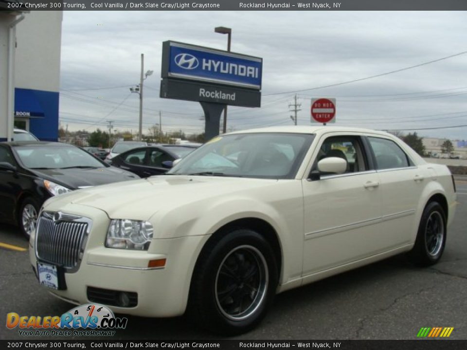 2007 Chrysler 300 Touring Cool Vanilla / Dark Slate Gray/Light Graystone Photo #1