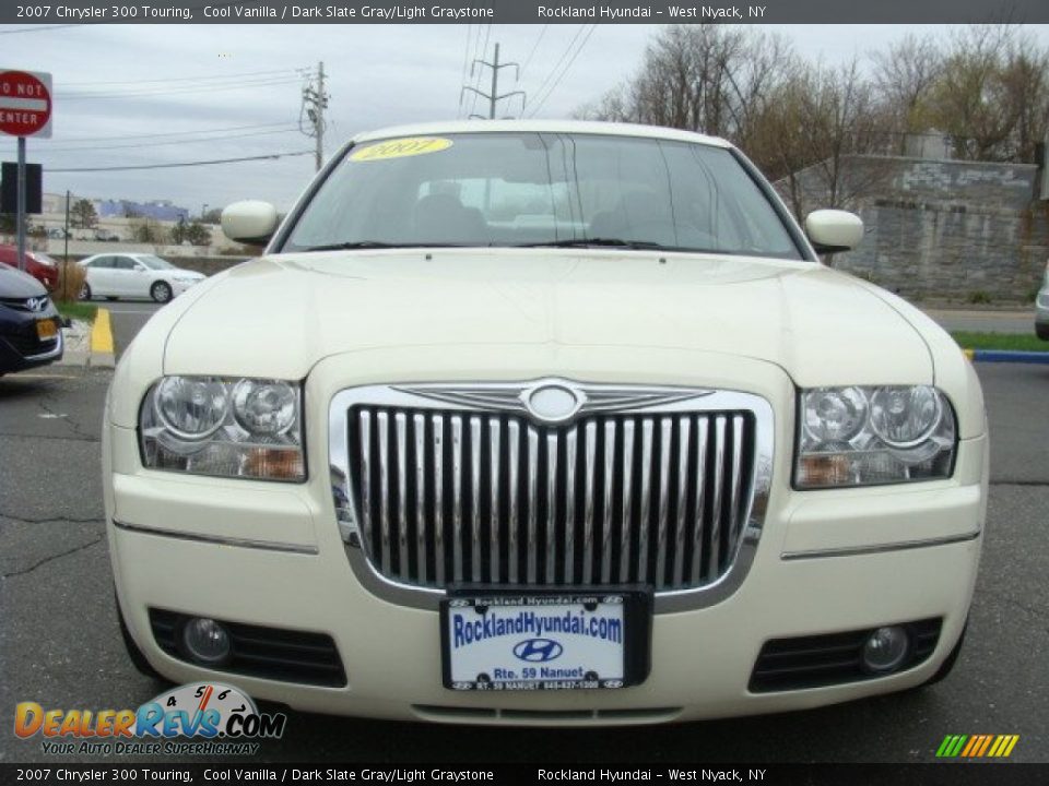 2007 Chrysler 300 Touring Cool Vanilla / Dark Slate Gray/Light Graystone Photo #2