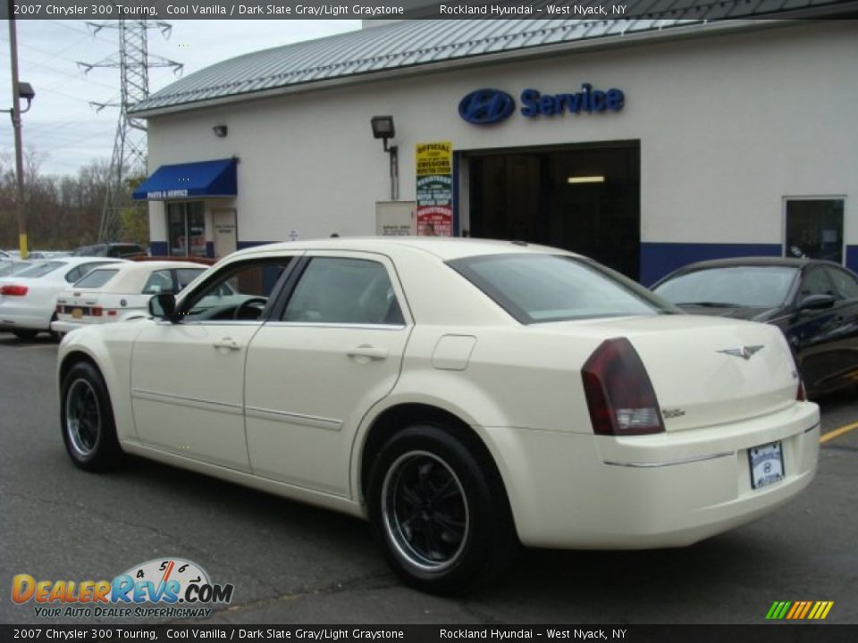 2007 Chrysler 300 Touring Cool Vanilla / Dark Slate Gray/Light Graystone Photo #6