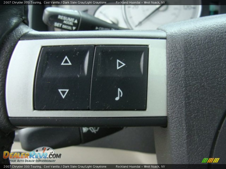 2007 Chrysler 300 Touring Cool Vanilla / Dark Slate Gray/Light Graystone Photo #14