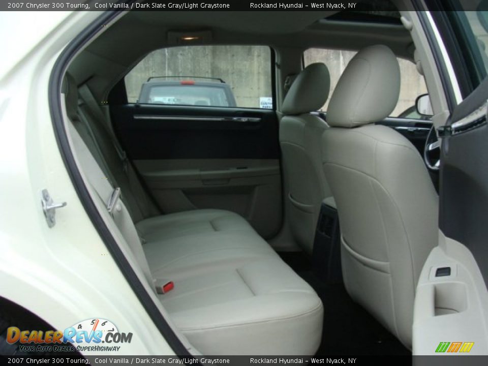 2007 Chrysler 300 Touring Cool Vanilla / Dark Slate Gray/Light Graystone Photo #22