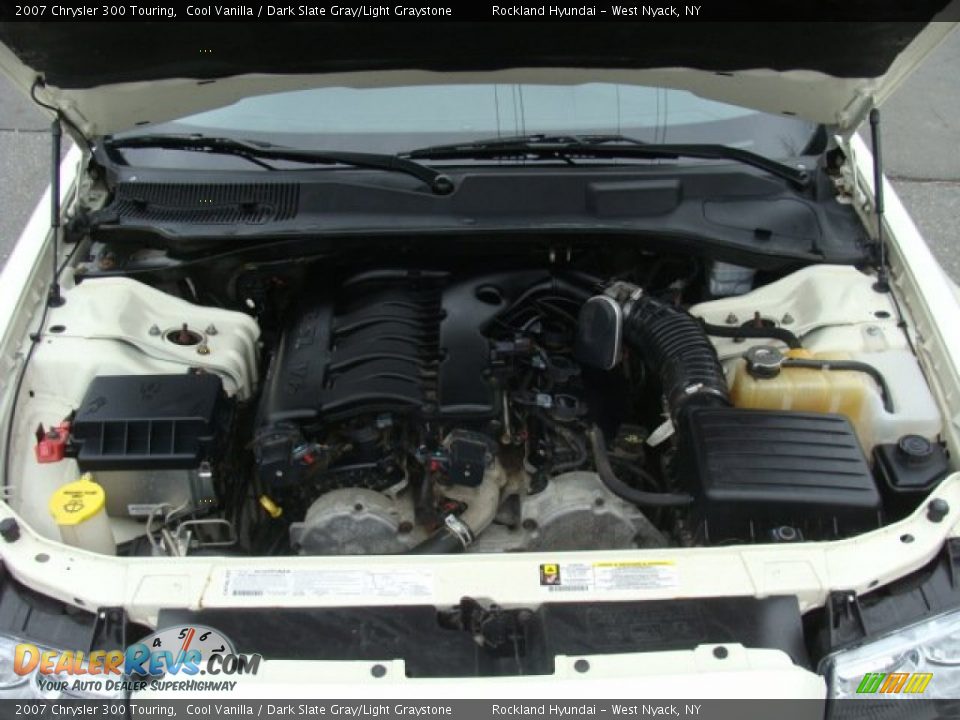2007 Chrysler 300 Touring Cool Vanilla / Dark Slate Gray/Light Graystone Photo #28