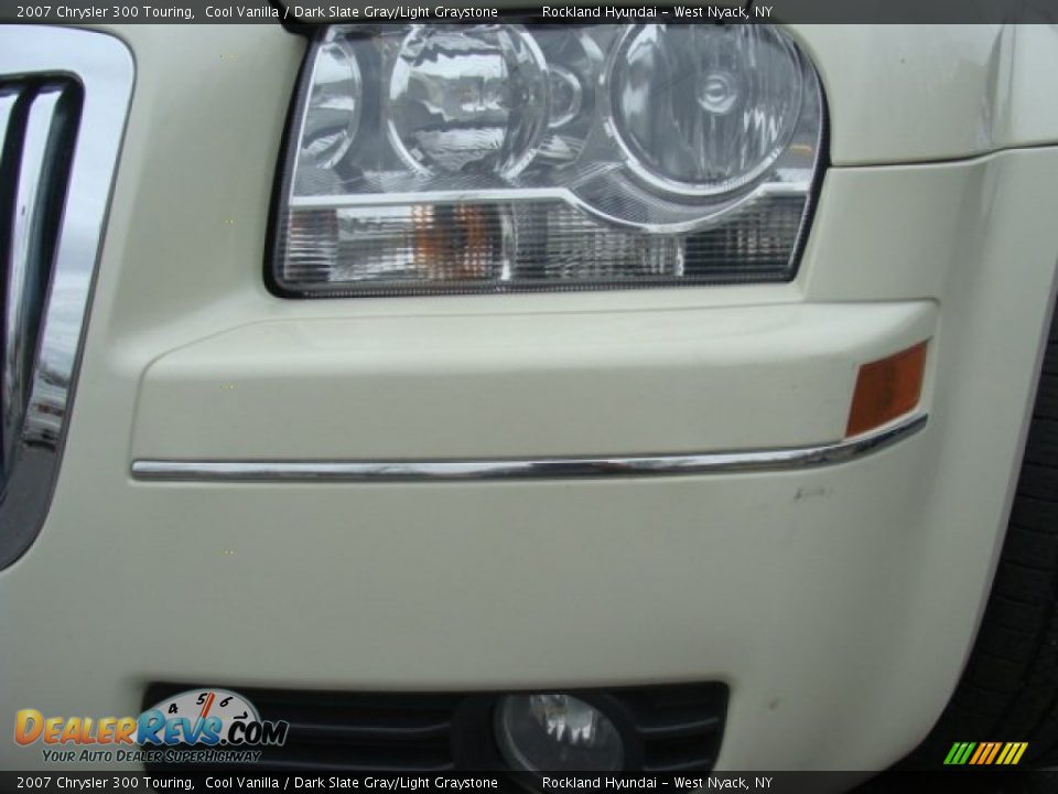 2007 Chrysler 300 Touring Cool Vanilla / Dark Slate Gray/Light Graystone Photo #29