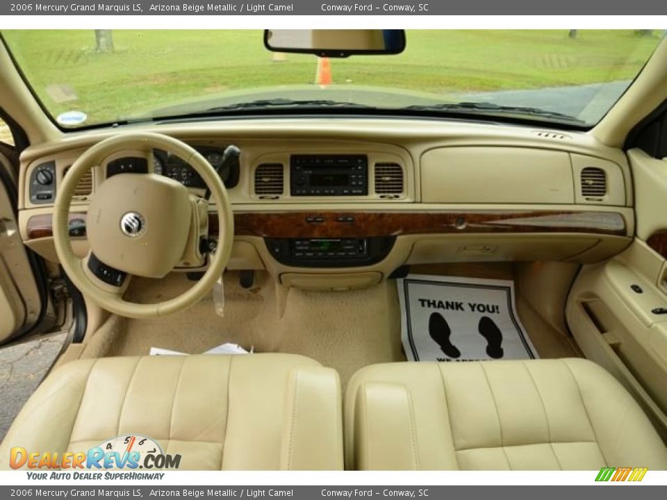 Dashboard of 2006 Mercury Grand Marquis LS Photo #14