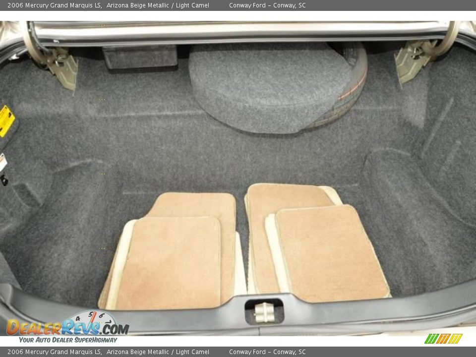 2006 Mercury Grand Marquis LS Trunk Photo #15