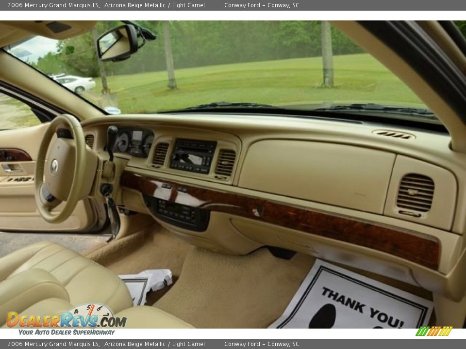 Dashboard of 2006 Mercury Grand Marquis LS Photo #18