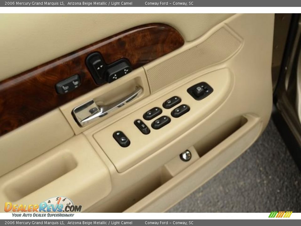Controls of 2006 Mercury Grand Marquis LS Photo #20