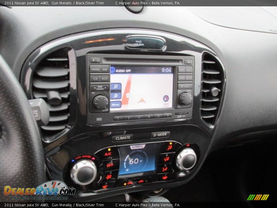 2011 Nissan Juke SV AWD Gun Metallic / Black/Silver Trim Photo #16