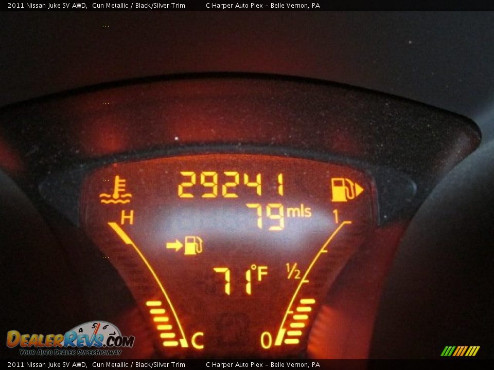 2011 Nissan Juke SV AWD Gun Metallic / Black/Silver Trim Photo #25