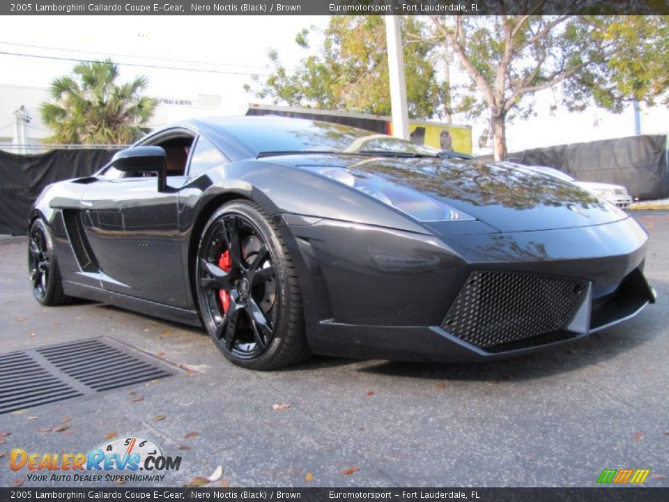 Front 3/4 View of 2005 Lamborghini Gallardo Coupe E-Gear Photo #1