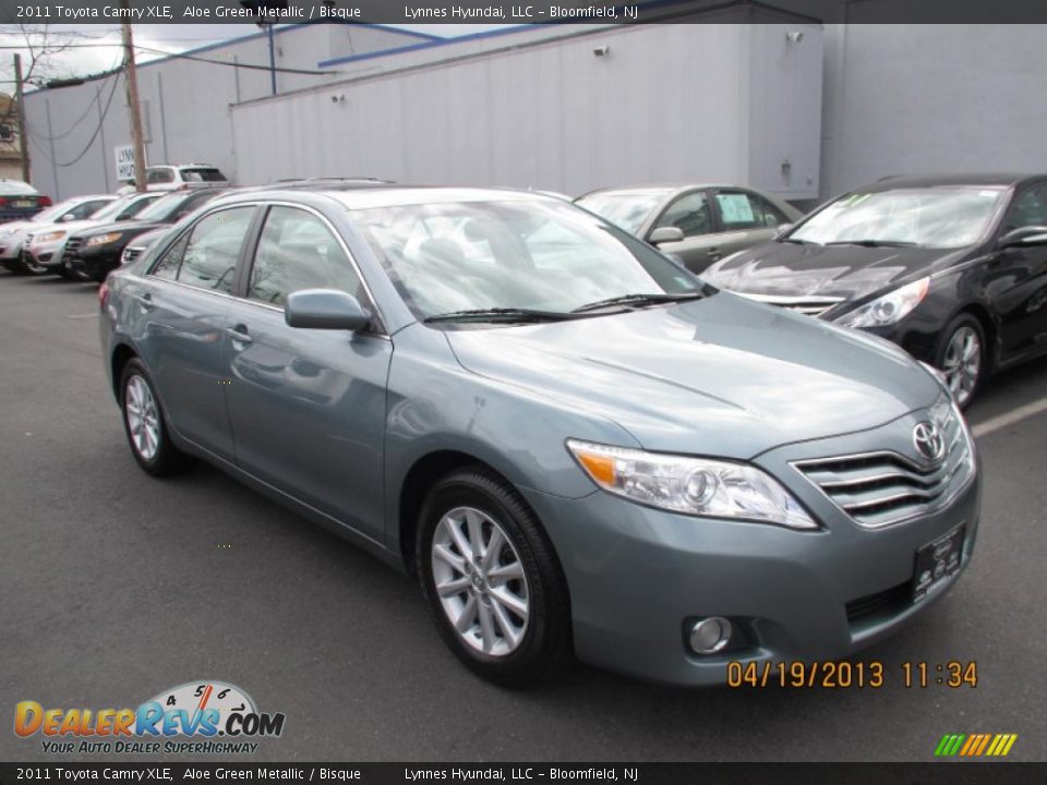 2011 Toyota Camry XLE Aloe Green Metallic / Bisque Photo #3