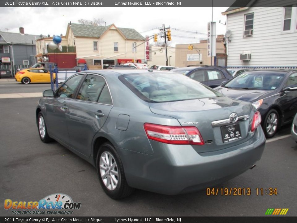 2011 Toyota Camry XLE Aloe Green Metallic / Bisque Photo #5