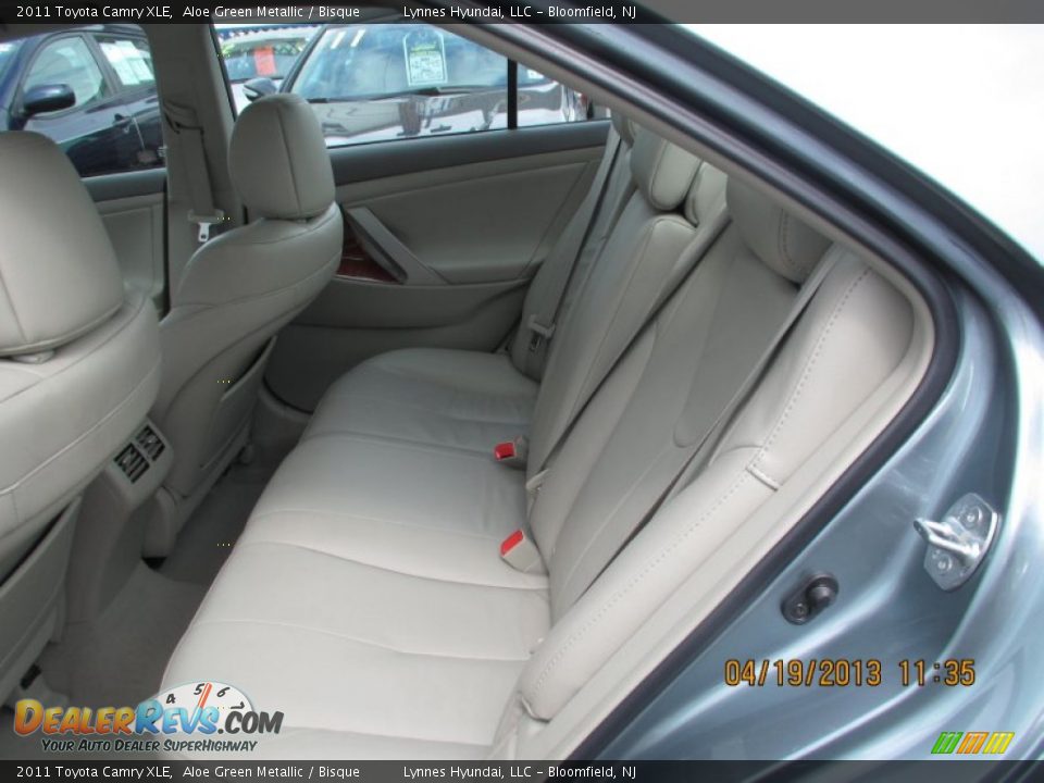 2011 Toyota Camry XLE Aloe Green Metallic / Bisque Photo #9