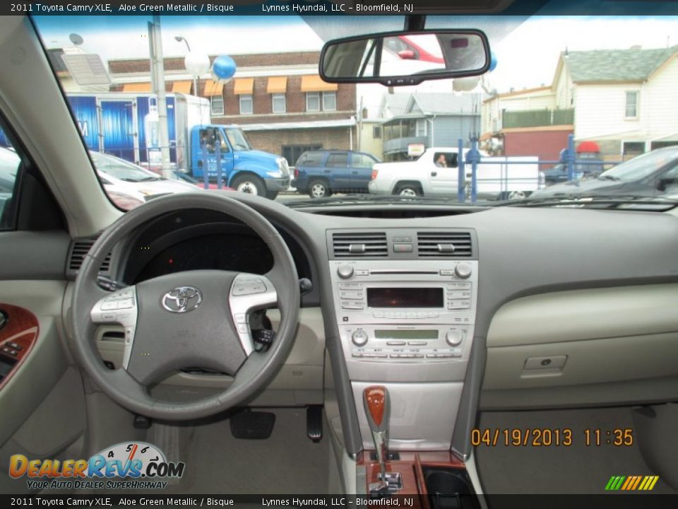 2011 Toyota Camry XLE Aloe Green Metallic / Bisque Photo #10