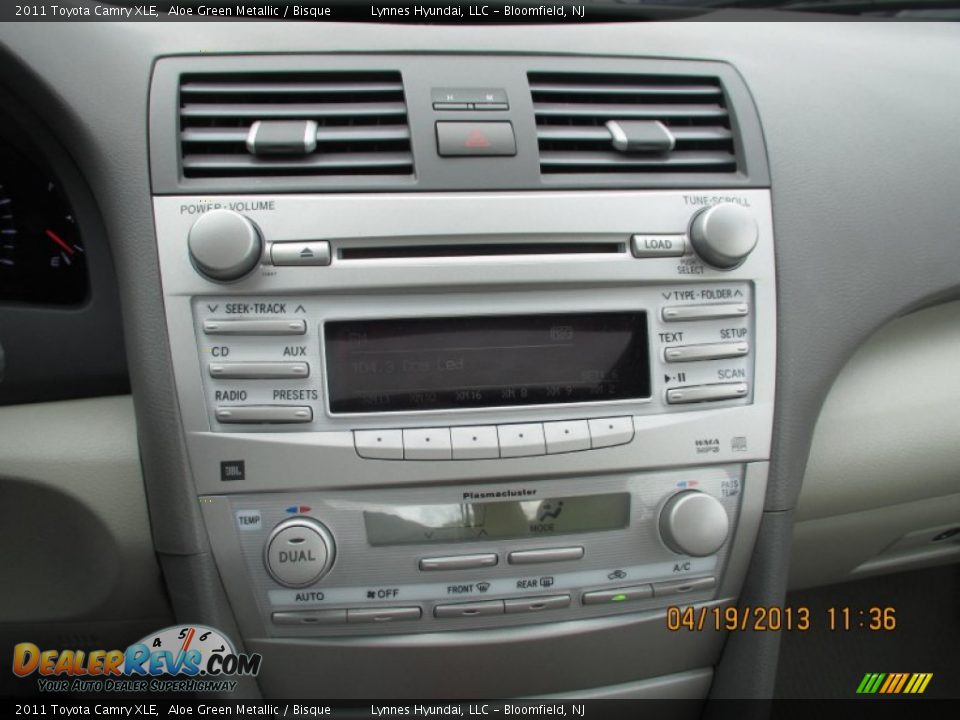 2011 Toyota Camry XLE Aloe Green Metallic / Bisque Photo #13
