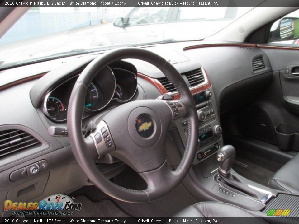 2010 Chevrolet Malibu LTZ Sedan White Diamond Tricoat / Ebony Photo #15