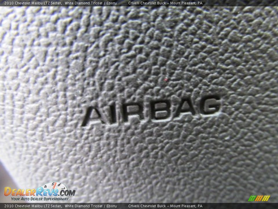 2010 Chevrolet Malibu LTZ Sedan White Diamond Tricoat / Ebony Photo #20