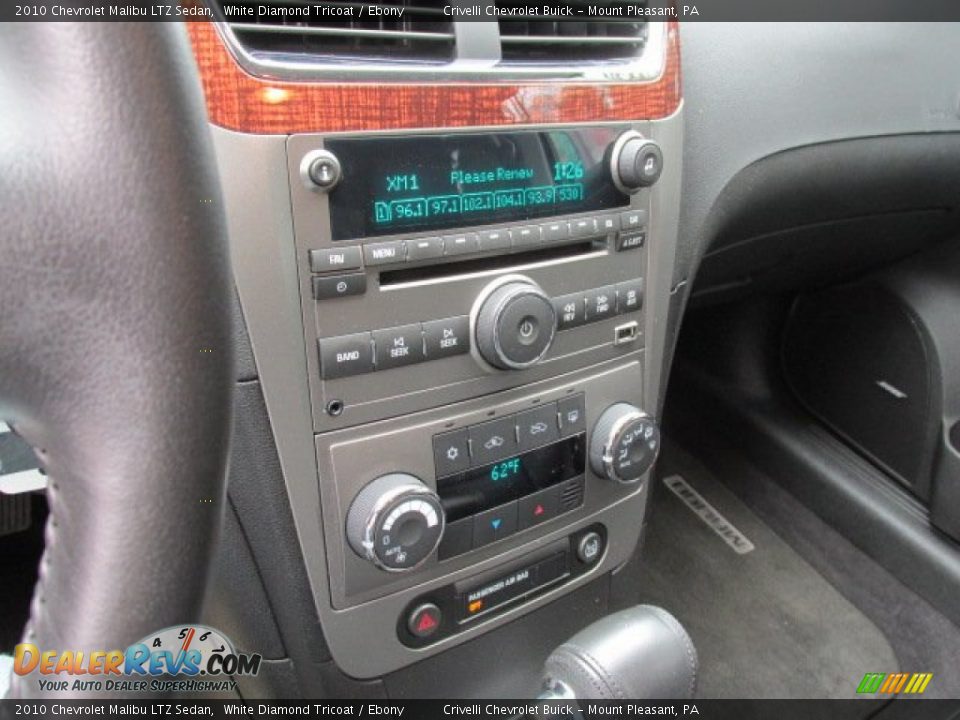 2010 Chevrolet Malibu LTZ Sedan White Diamond Tricoat / Ebony Photo #22