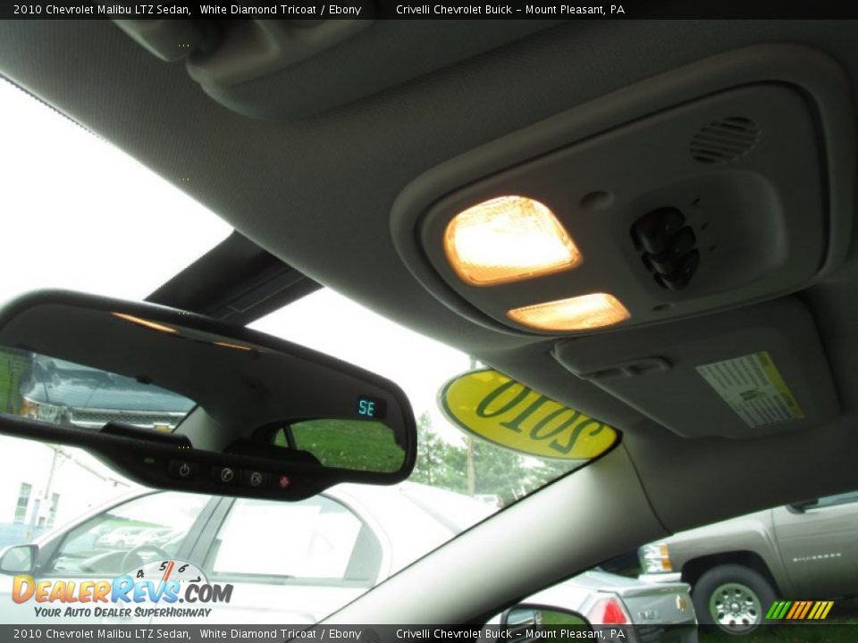 2010 Chevrolet Malibu LTZ Sedan White Diamond Tricoat / Ebony Photo #24