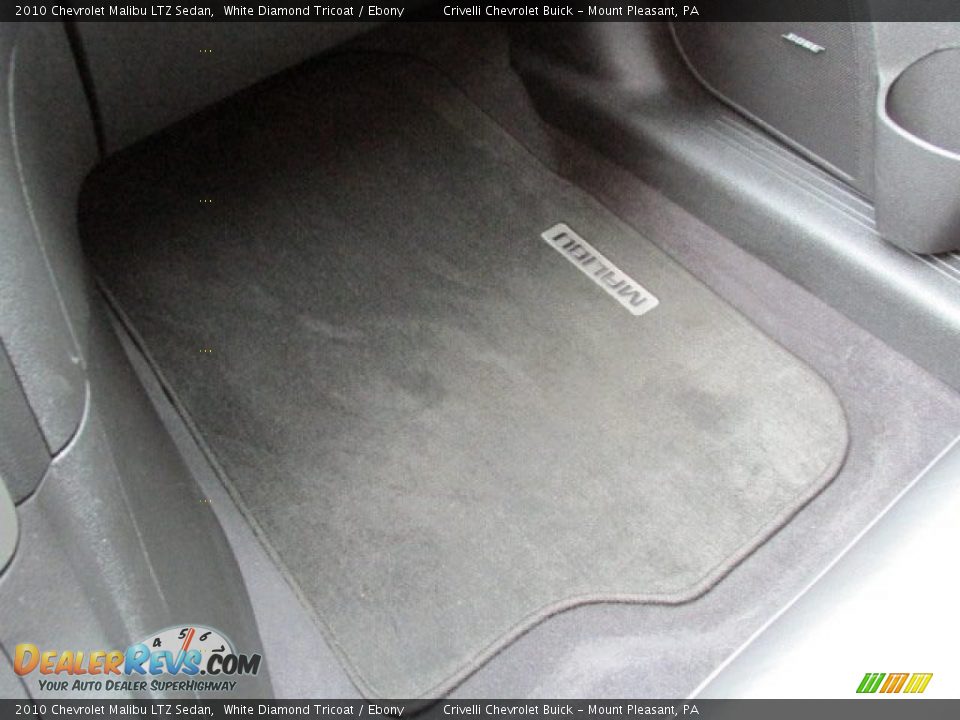 2010 Chevrolet Malibu LTZ Sedan White Diamond Tricoat / Ebony Photo #28