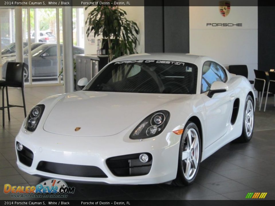Front 3/4 View of 2014 Porsche Cayman S Photo #1