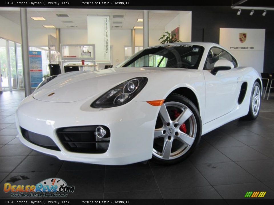 Front 3/4 View of 2014 Porsche Cayman S Photo #3