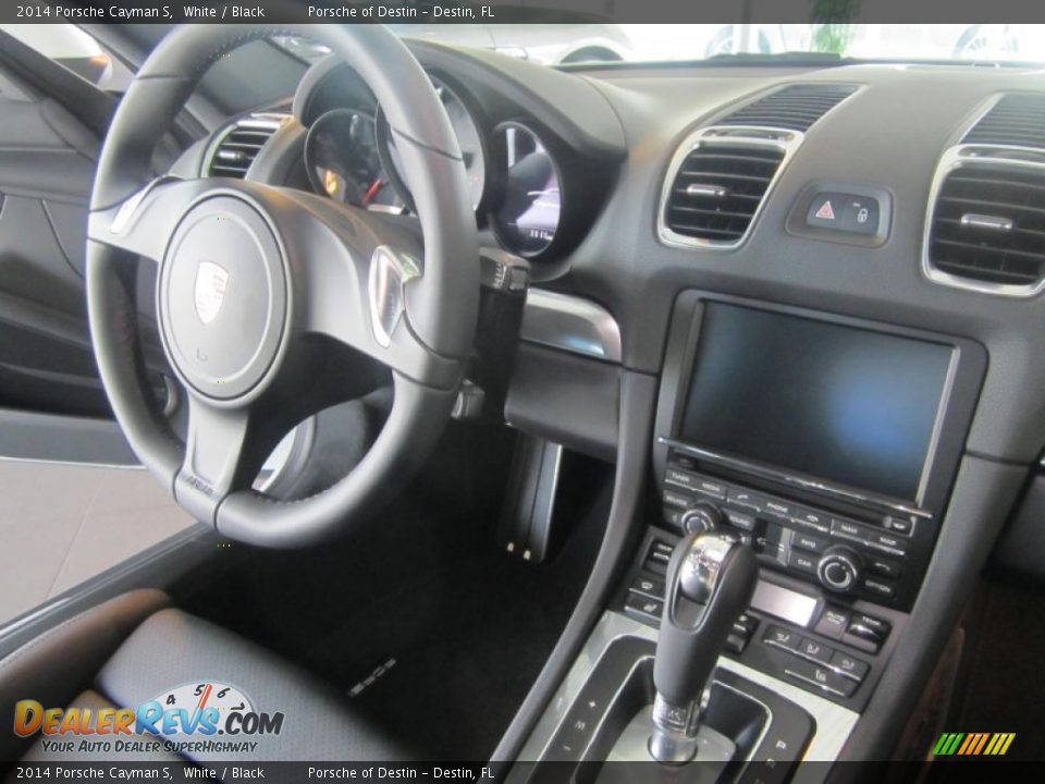 Dashboard of 2014 Porsche Cayman S Photo #17