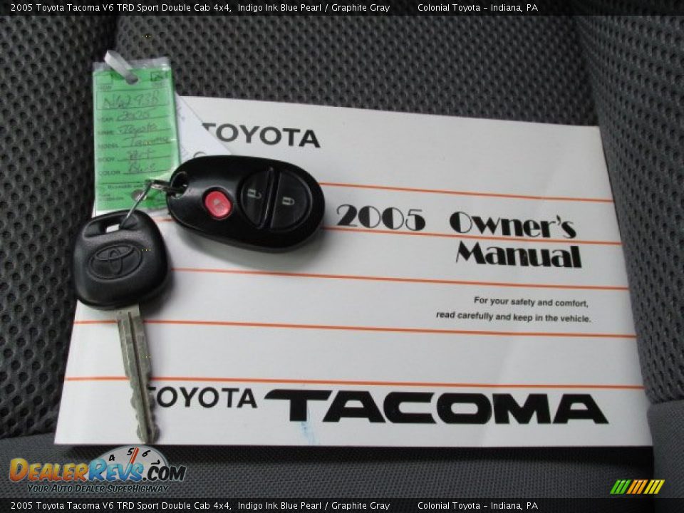 2005 Toyota Tacoma V6 TRD Sport Double Cab 4x4 Indigo Ink Blue Pearl / Graphite Gray Photo #18
