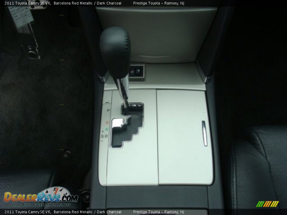2011 Toyota Camry SE V6 Barcelona Red Metallic / Dark Charcoal Photo #12
