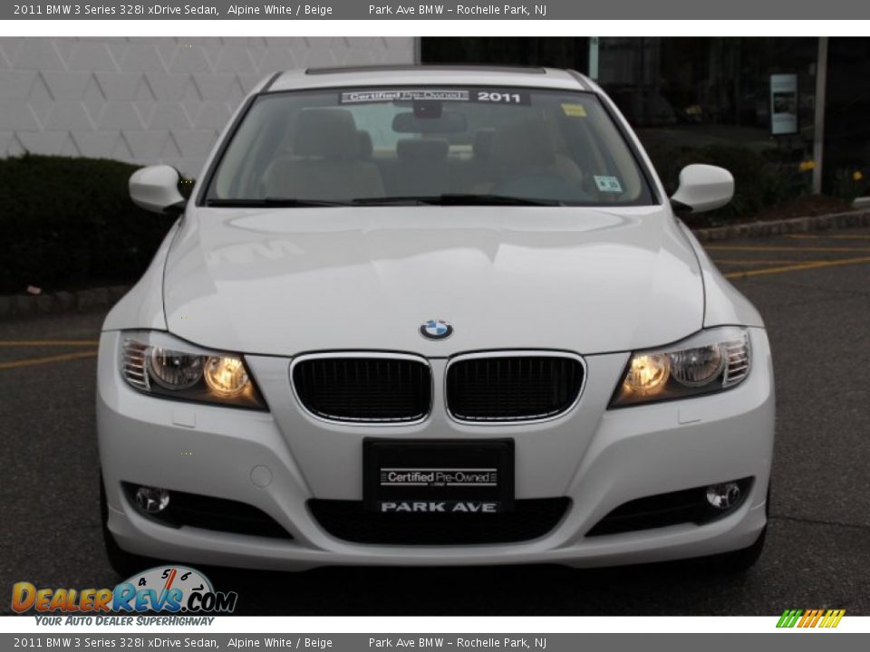 2011 BMW 3 Series 328i xDrive Sedan Alpine White / Beige Photo #2