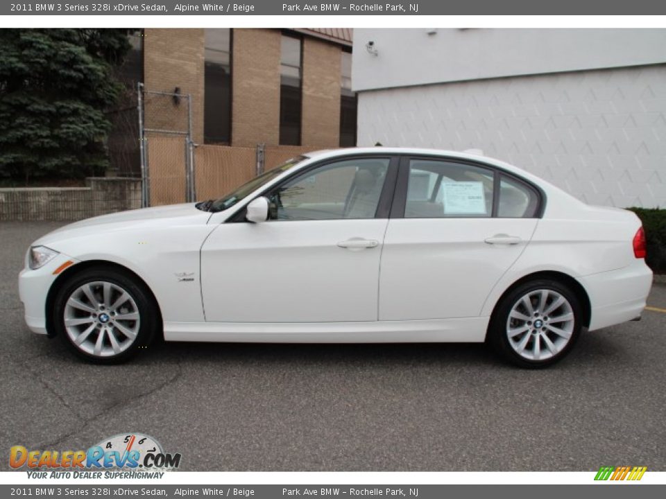 2011 BMW 3 Series 328i xDrive Sedan Alpine White / Beige Photo #8