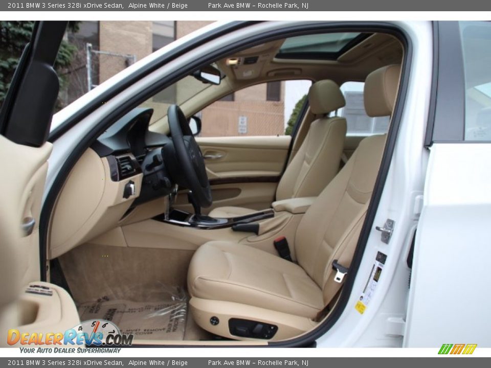 2011 BMW 3 Series 328i xDrive Sedan Alpine White / Beige Photo #11