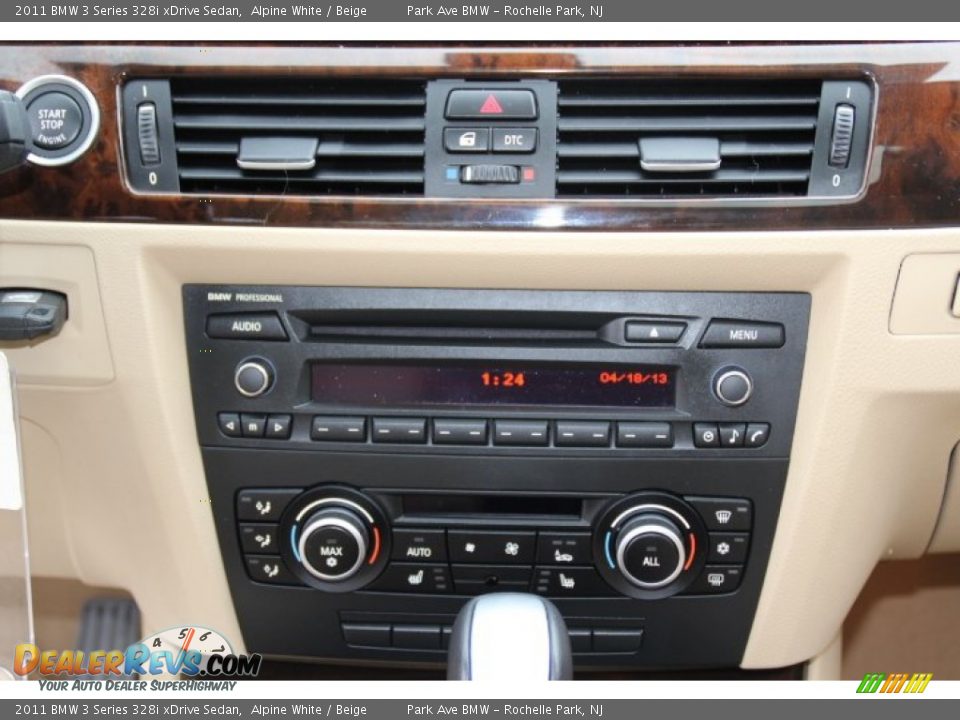 2011 BMW 3 Series 328i xDrive Sedan Alpine White / Beige Photo #14