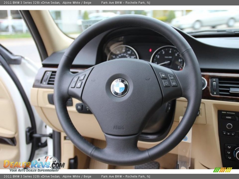 2011 BMW 3 Series 328i xDrive Sedan Alpine White / Beige Photo #16