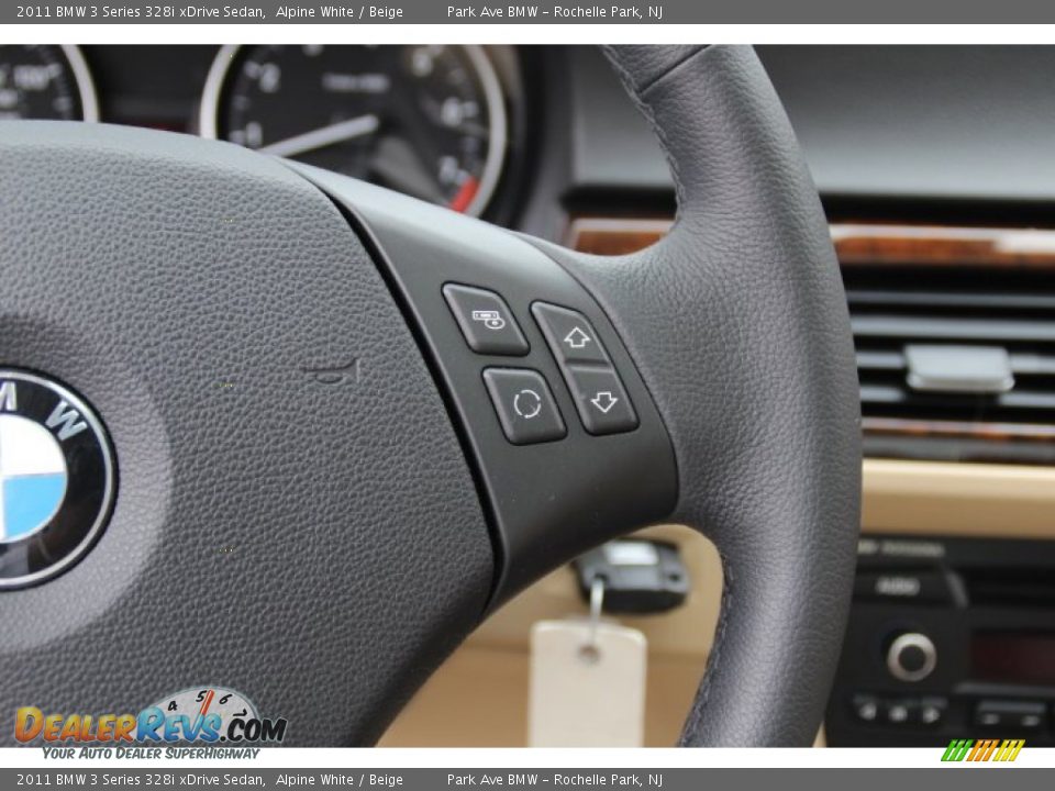 2011 BMW 3 Series 328i xDrive Sedan Alpine White / Beige Photo #18