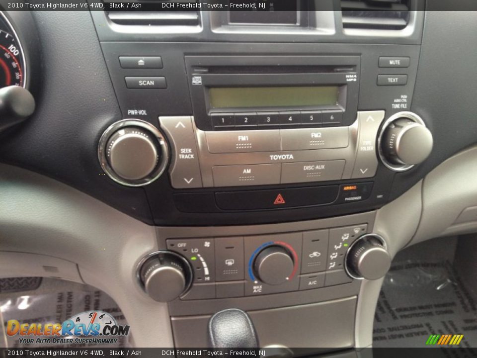 2010 Toyota Highlander V6 4WD Black / Ash Photo #17