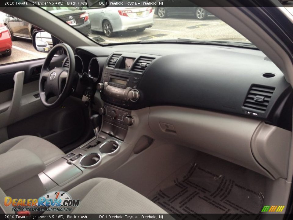 2010 Toyota Highlander V6 4WD Black / Ash Photo #23