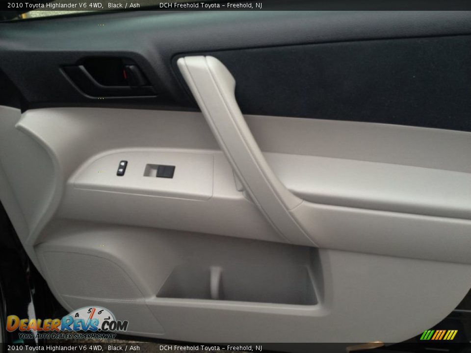 2010 Toyota Highlander V6 4WD Black / Ash Photo #25