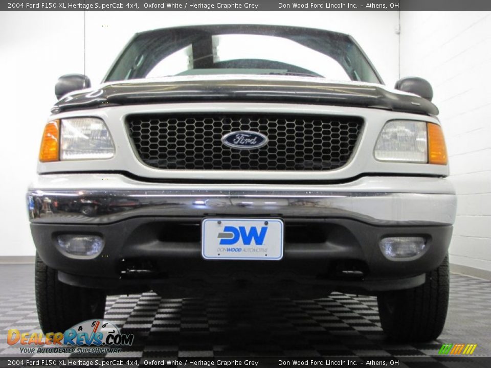 2004 Ford F150 XL Heritage SuperCab 4x4 Oxford White / Heritage Graphite Grey Photo #3
