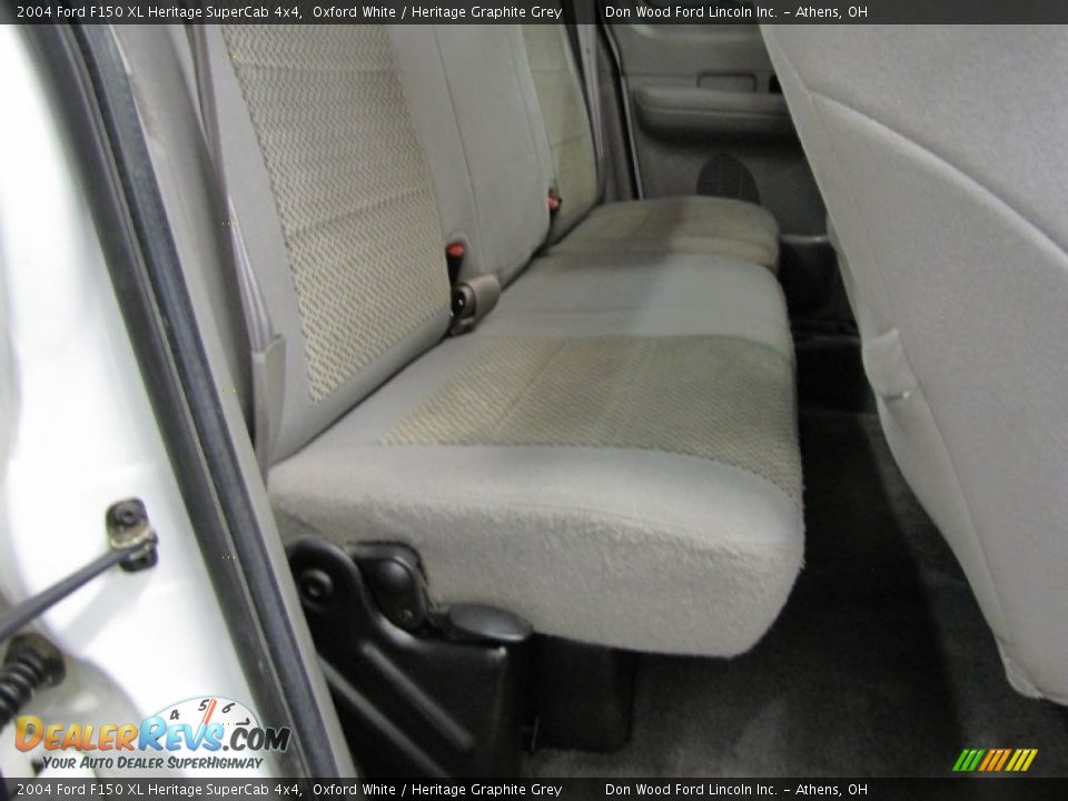 2004 Ford F150 XL Heritage SuperCab 4x4 Oxford White / Heritage Graphite Grey Photo #12