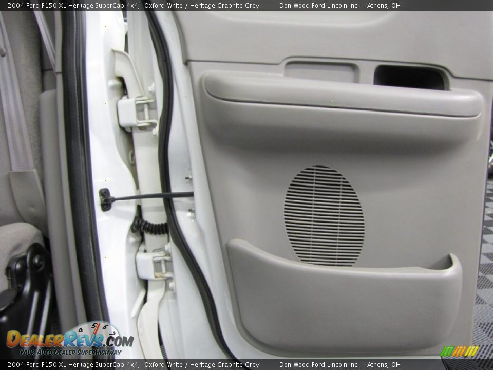 2004 Ford F150 XL Heritage SuperCab 4x4 Oxford White / Heritage Graphite Grey Photo #16