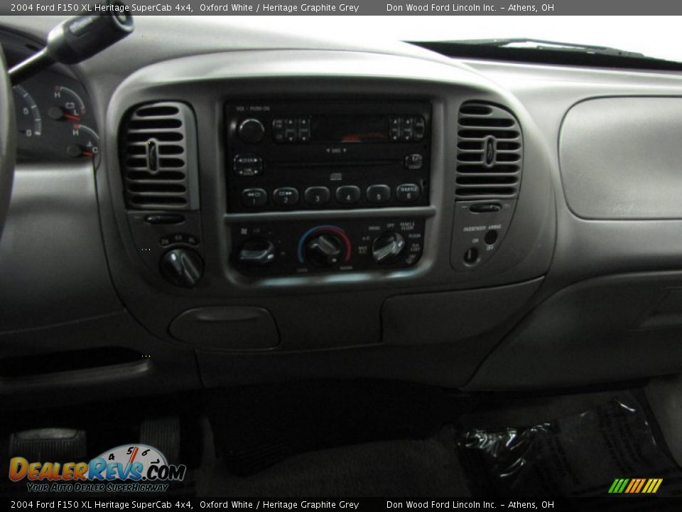 2004 Ford F150 XL Heritage SuperCab 4x4 Oxford White / Heritage Graphite Grey Photo #26
