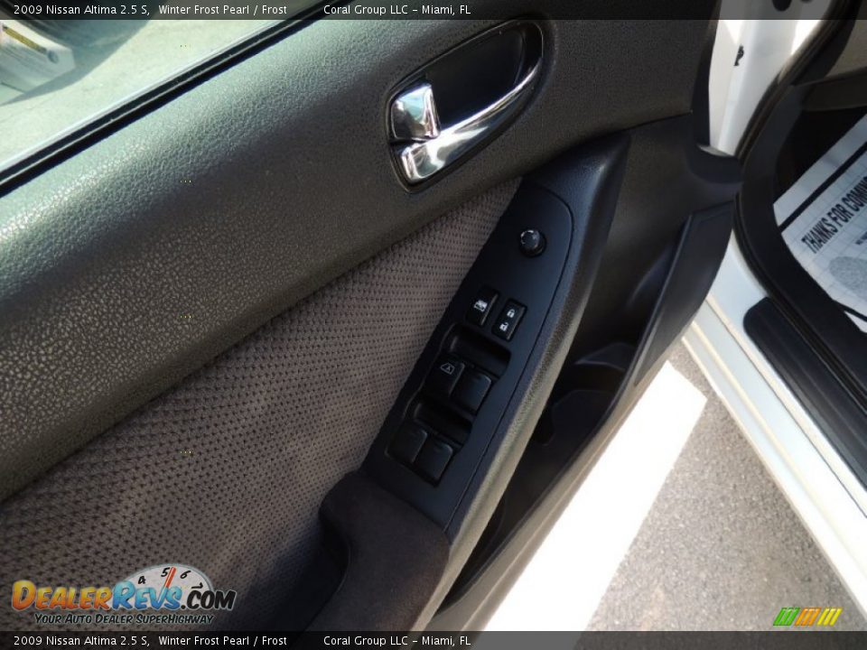2009 Nissan Altima 2.5 S Winter Frost Pearl / Frost Photo #10