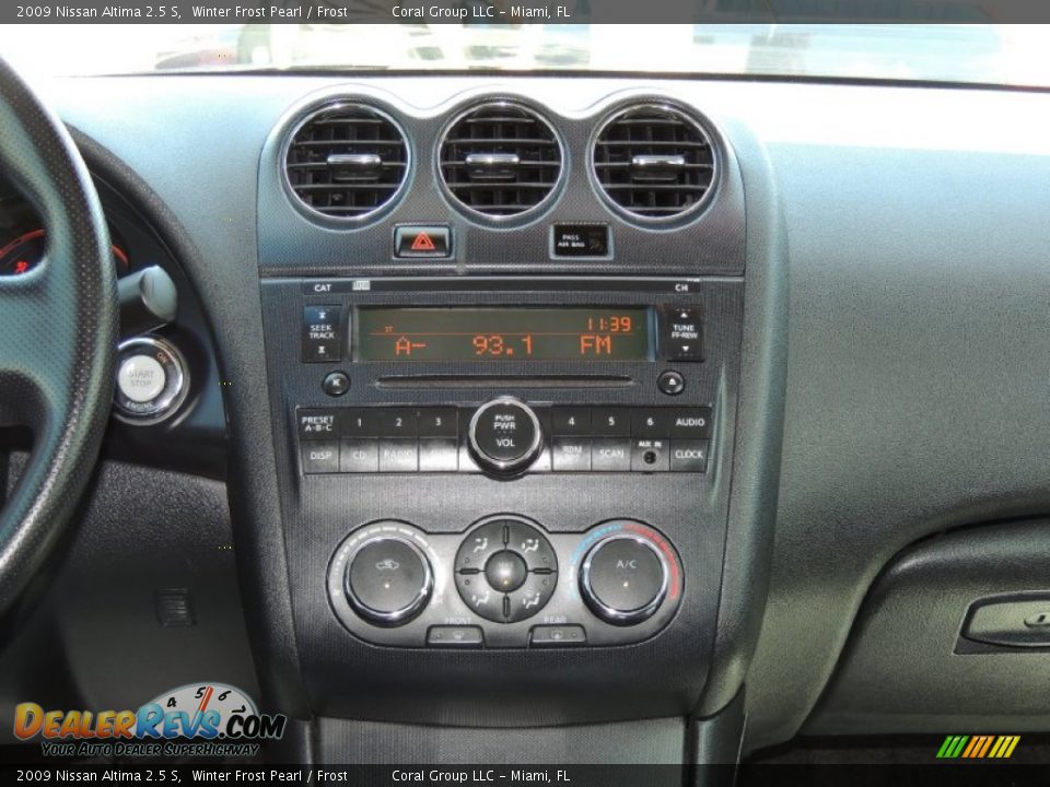 2009 Nissan Altima 2.5 S Winter Frost Pearl / Frost Photo #16