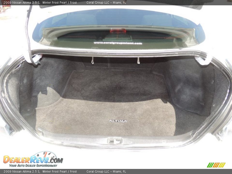 2009 Nissan Altima 2.5 S Winter Frost Pearl / Frost Photo #18
